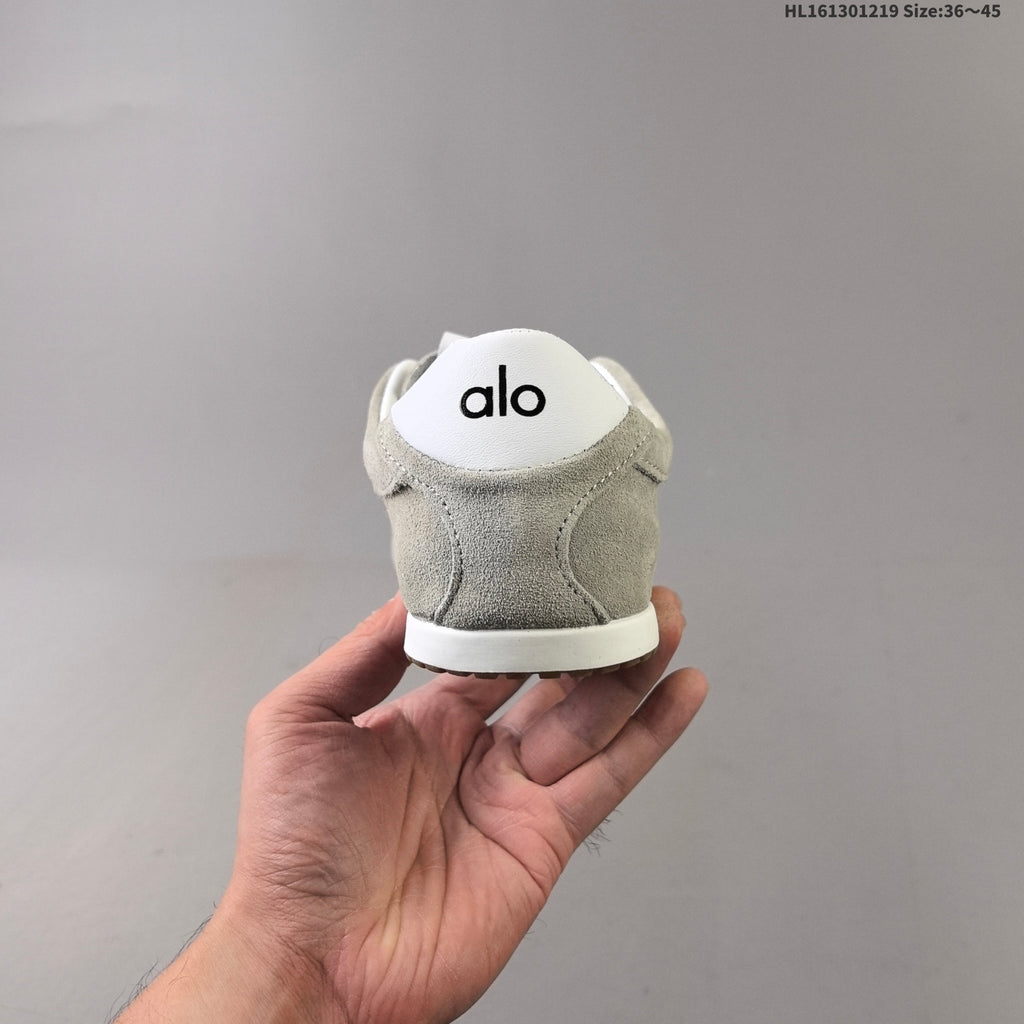 Alo Yoga Sunset Sneaker Low-Top in Gray