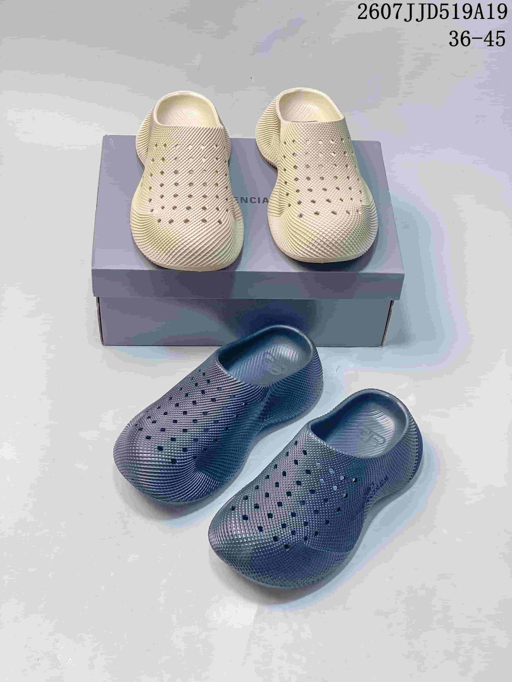 KNIZZL 07JJD519A19 Ventilated Slip-On Clogs