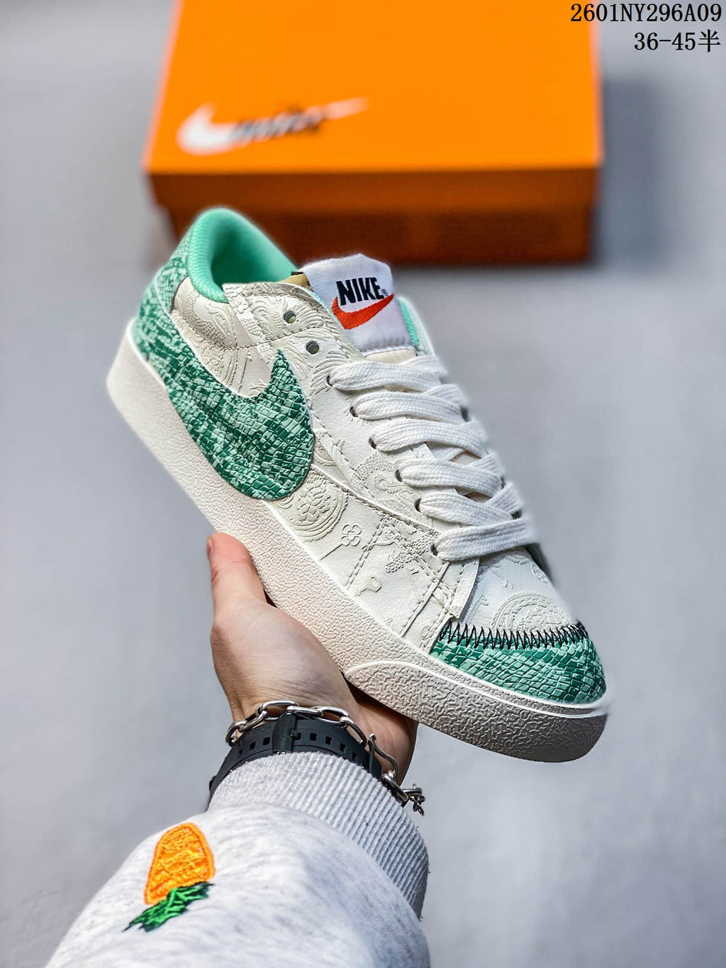 Nike Blazer Low ’77 Jumbo Sneakers