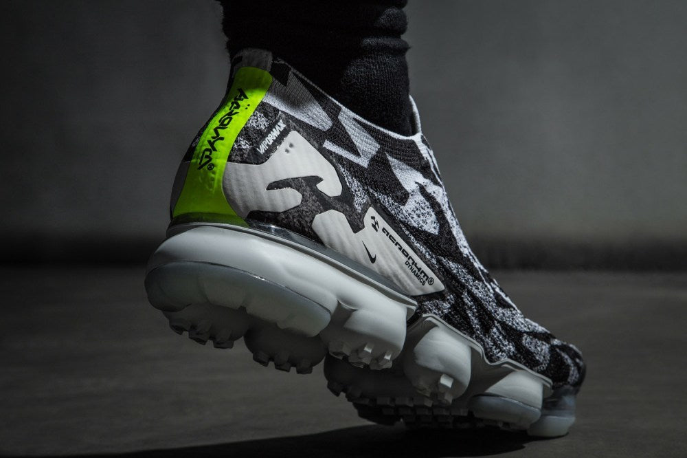 Nike Air VaporMax Moc 2 Acronym Black White Volt AQ0996-001