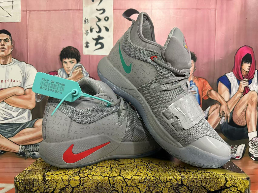 Nike PG 2 Basketball Shoes in Grey
