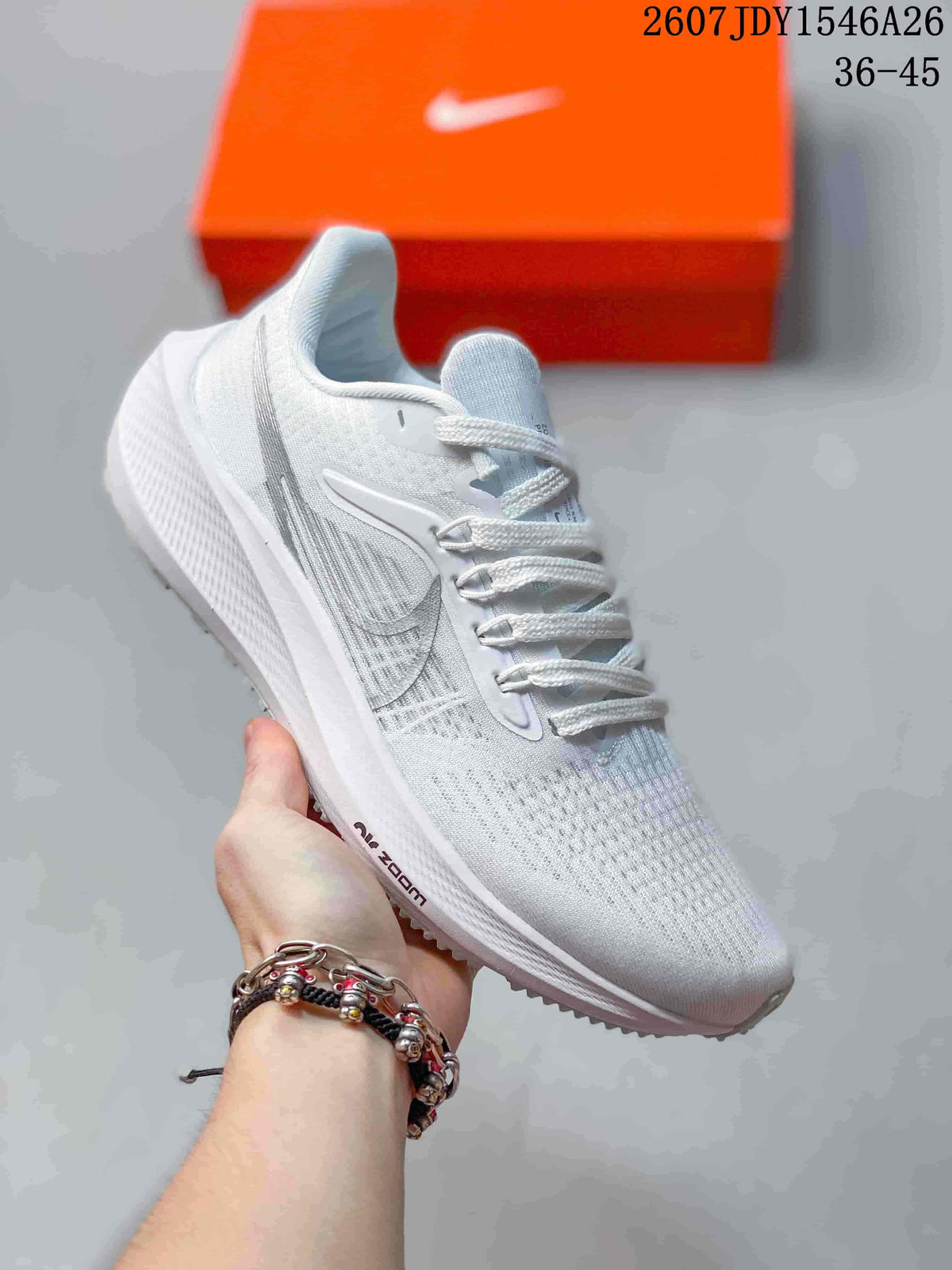 Nike Air Zoom Pegasus 39 Running Sneakers