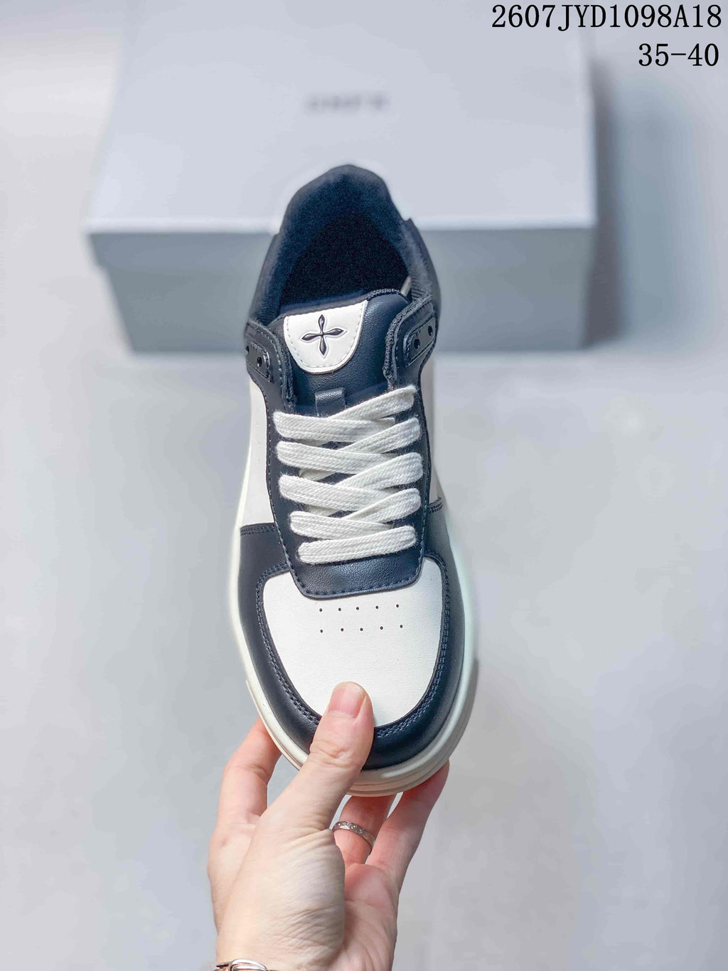 SMFK 711580EWO Retro Sneakers Navy and White