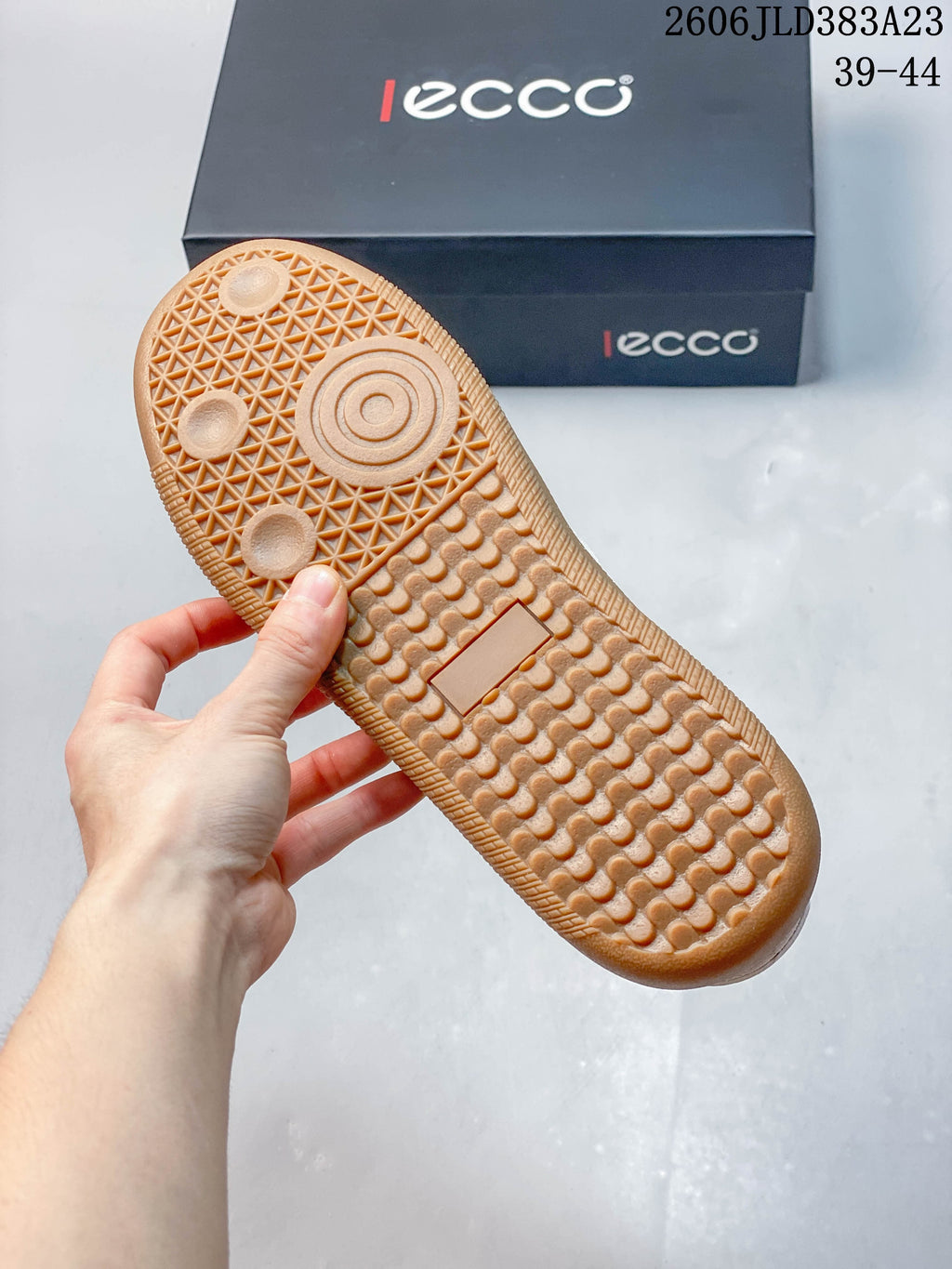 ECCO Men’s Off-White Retro Court Sneakers