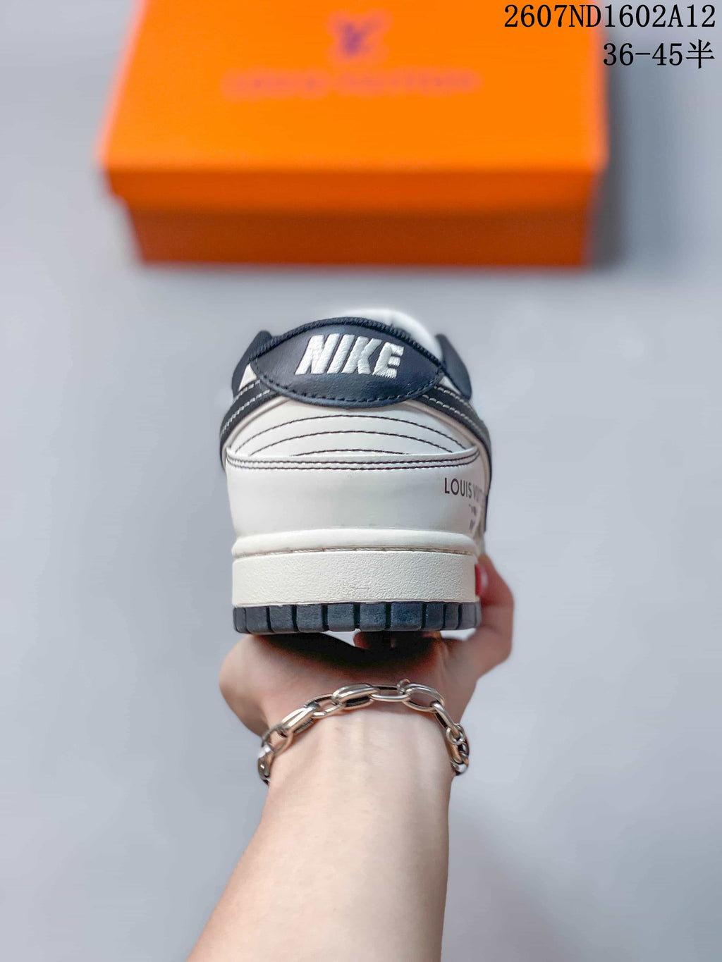 Nike SB Dunk Low Sneakers White Black Red Style 2607ND1602A12
