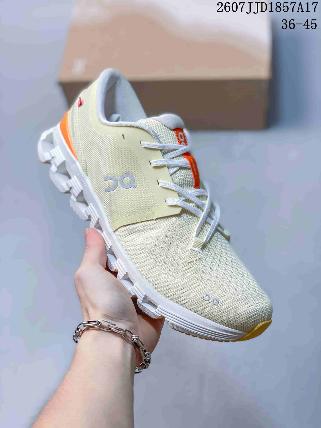 On Cloud X 4 Low-Top Sneakers