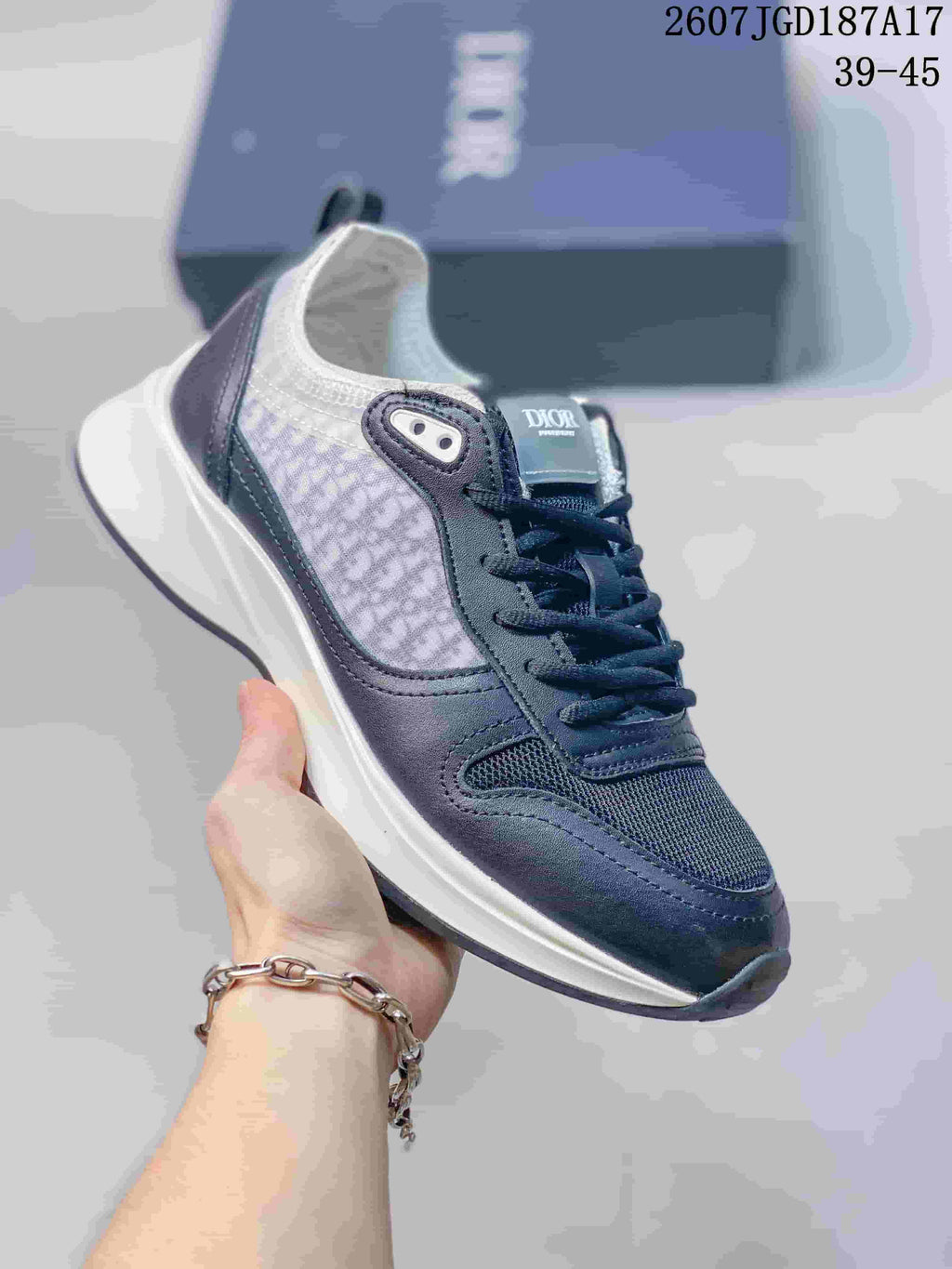 Dior B25 Runner Low-Top Sneakers 07JGD187A17