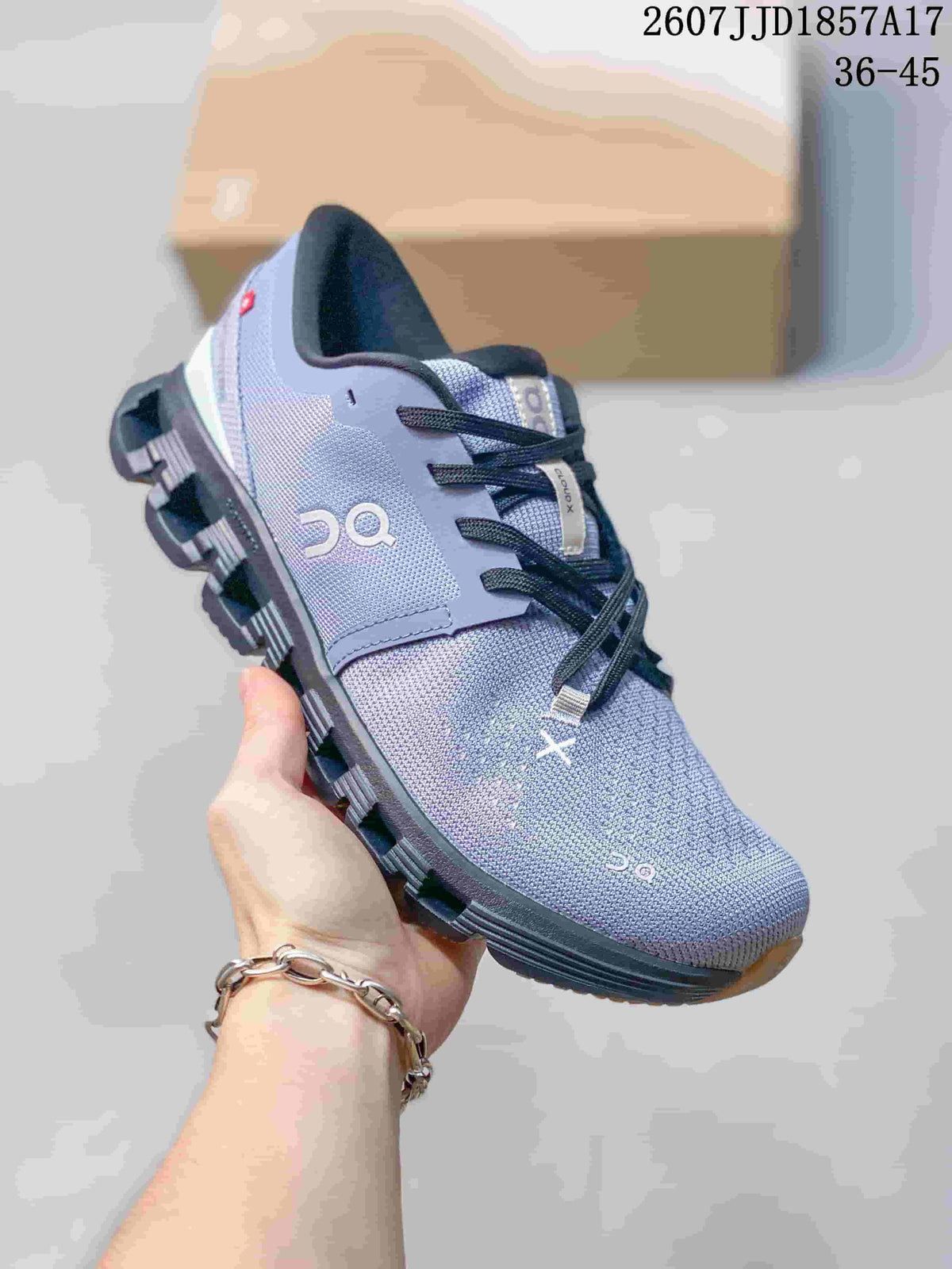 On Cloud X 4 Low-Top Sneakers