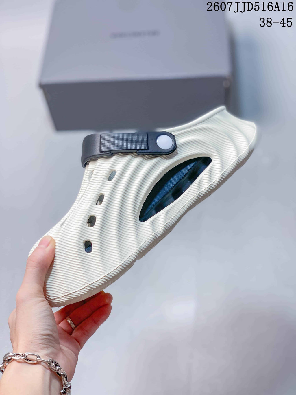 Balenciaga 2607JJD516A16 Clog Sandals Off-White Navy