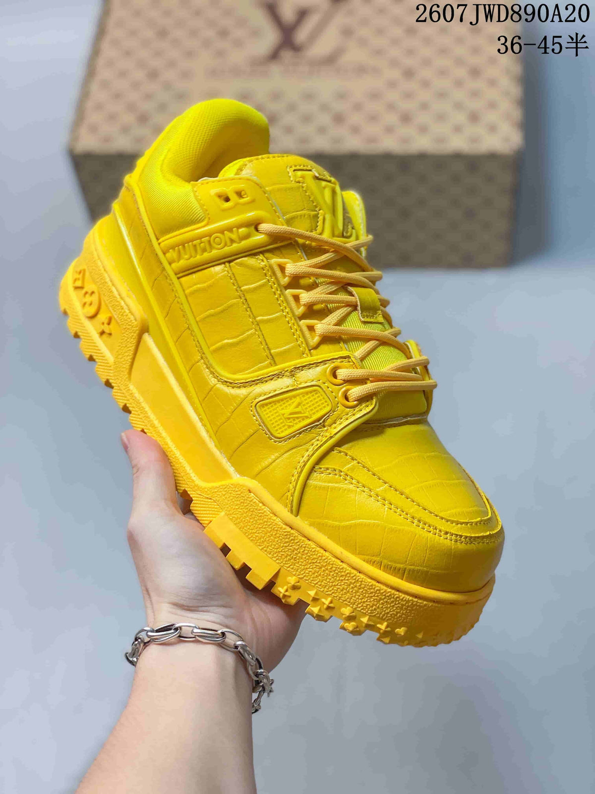 Louis Vuitton Trainer Maxi Yellow Low-Top Sneakers 2607JWD890A20