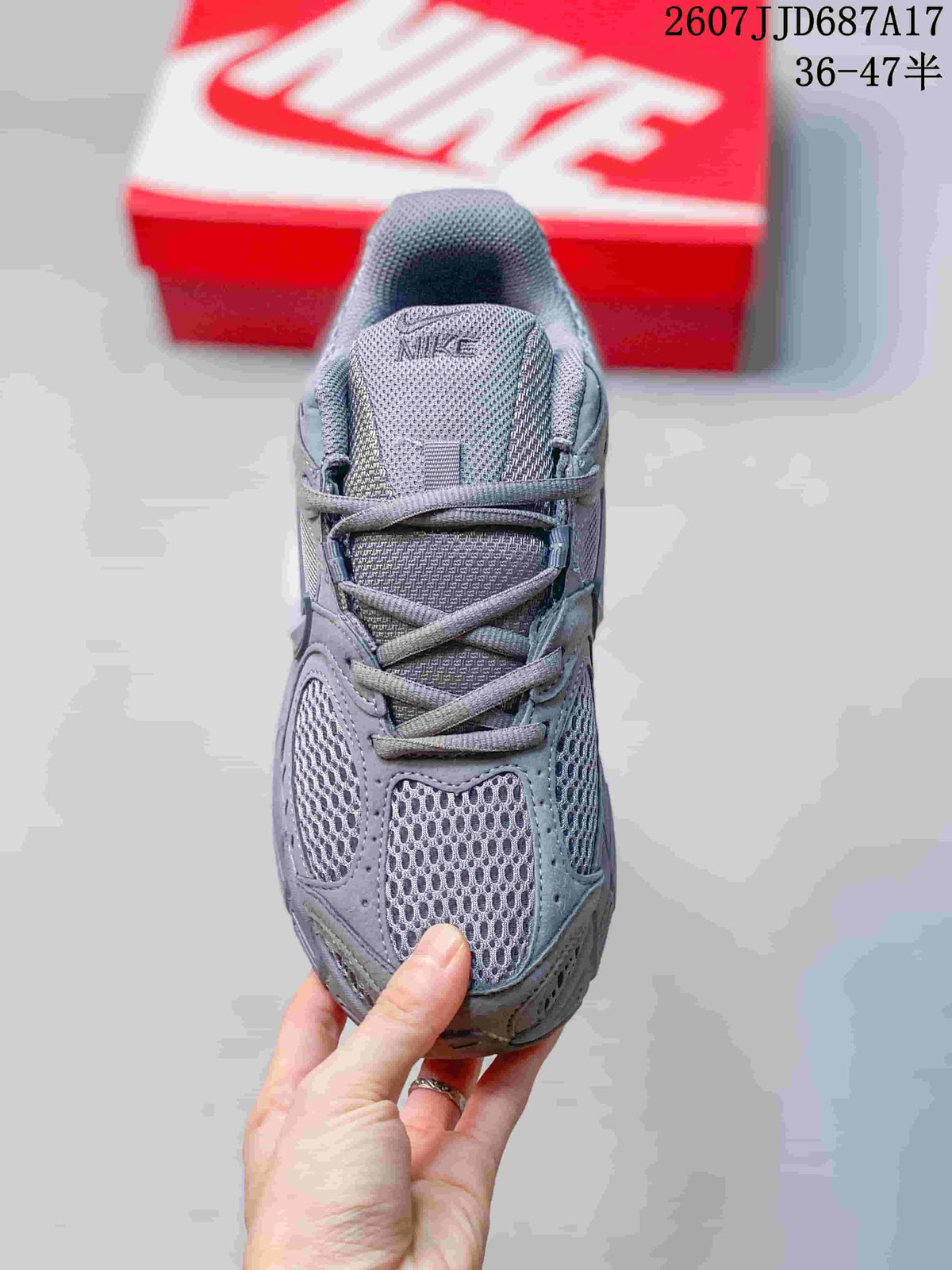 Nike V5 RNR Gray Mesh Low-Top Sneakers JD687A17