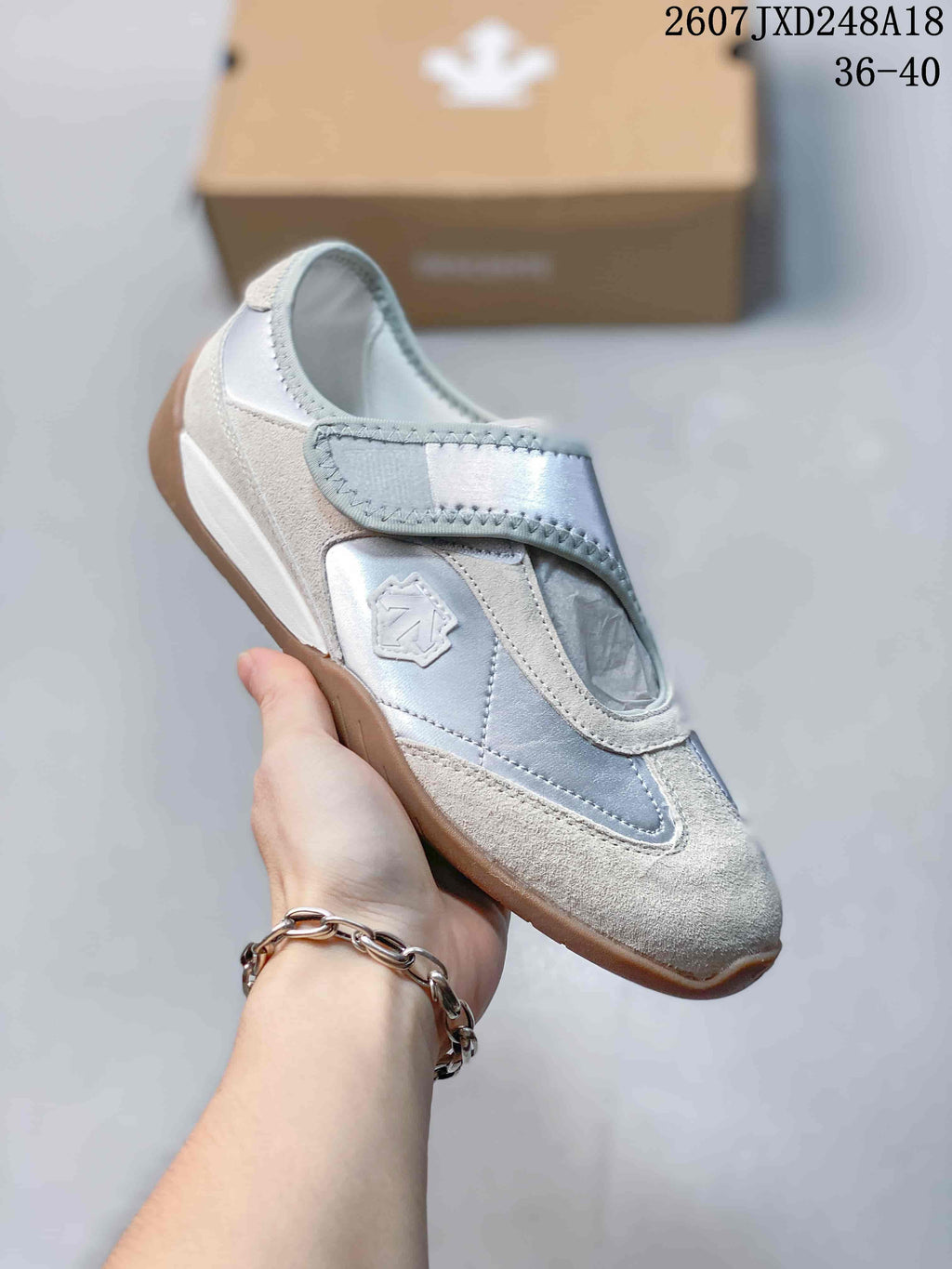 Descente Edge Court Retro Low-Top Sneakers White Silver SP323LSN82
