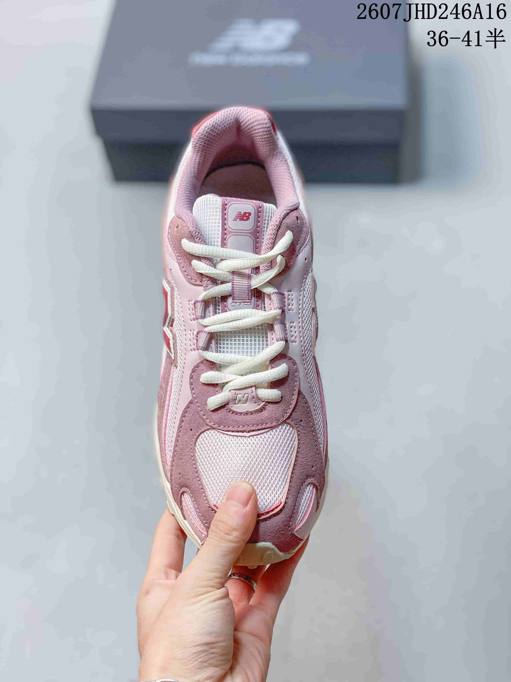 New Balance 204L Pink Low-Top Sneakers 711360EEU