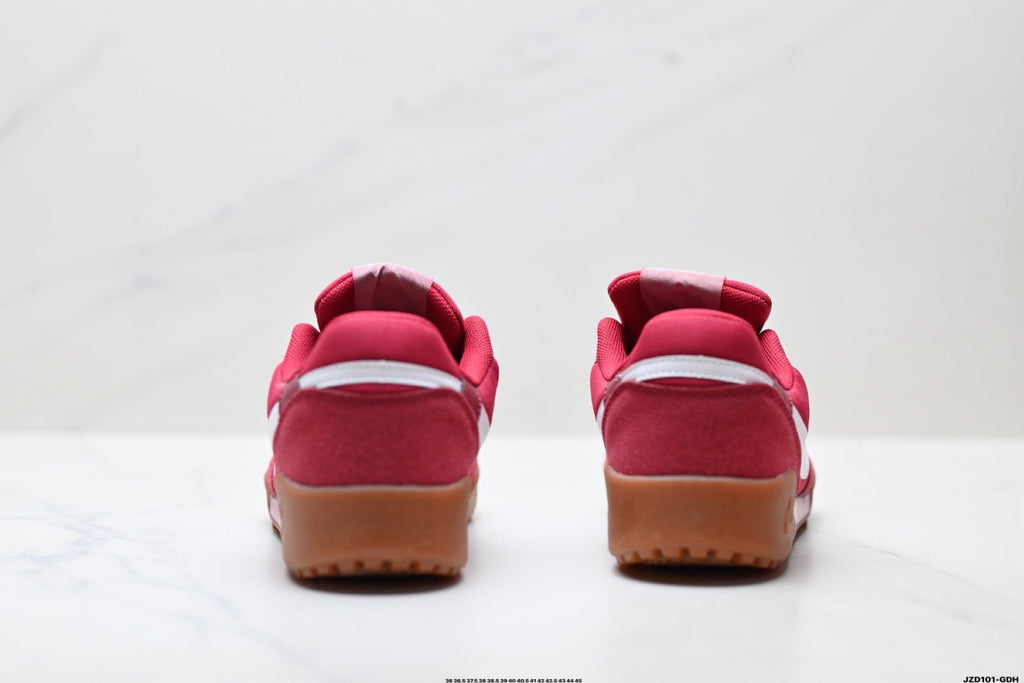 Nike Terra Manta Sneakers Pink and White Gum Sole