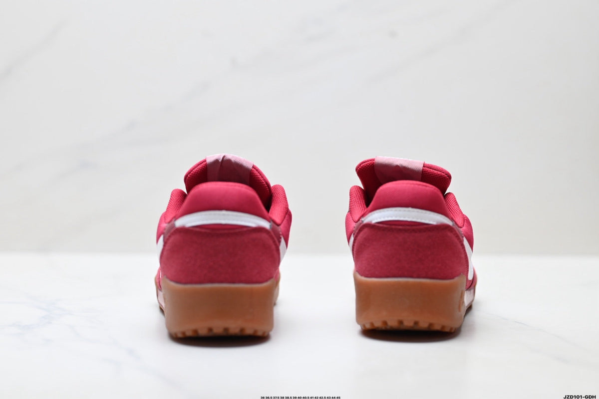Nike Terra Manta Sneakers Pink and White Gum Sole
