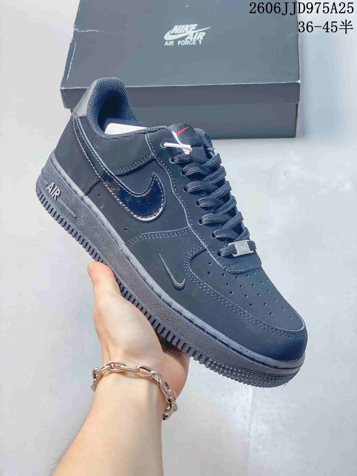 Nike Air Force 1 ’07 Low Sneakers in Mixed Colors