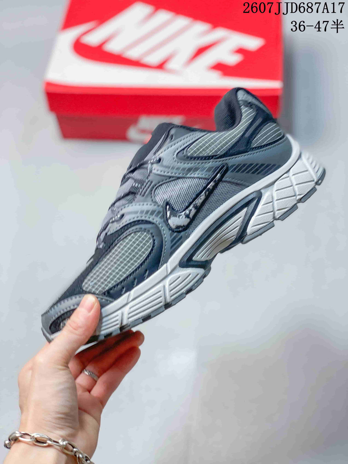 Nike V5 RNR Gray Low-Top Casual Sneakers