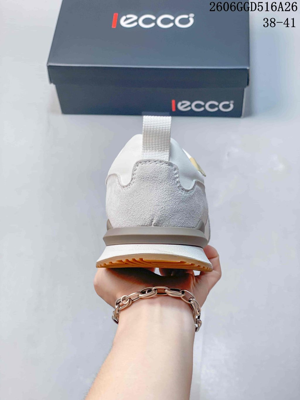 ECCO Men’s White and Gray Lace-Up Sneakers