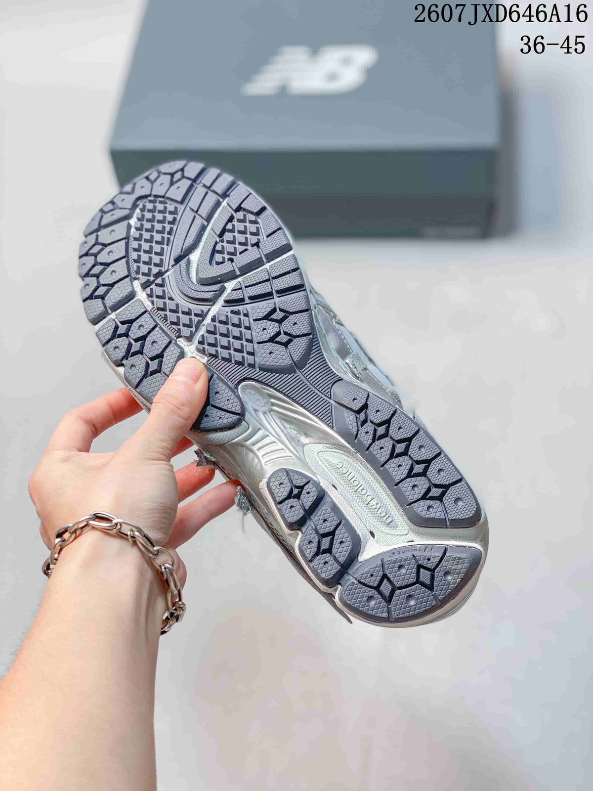 New Balance 1906A Gray White Low-Top Sneakers 07JXD646A16