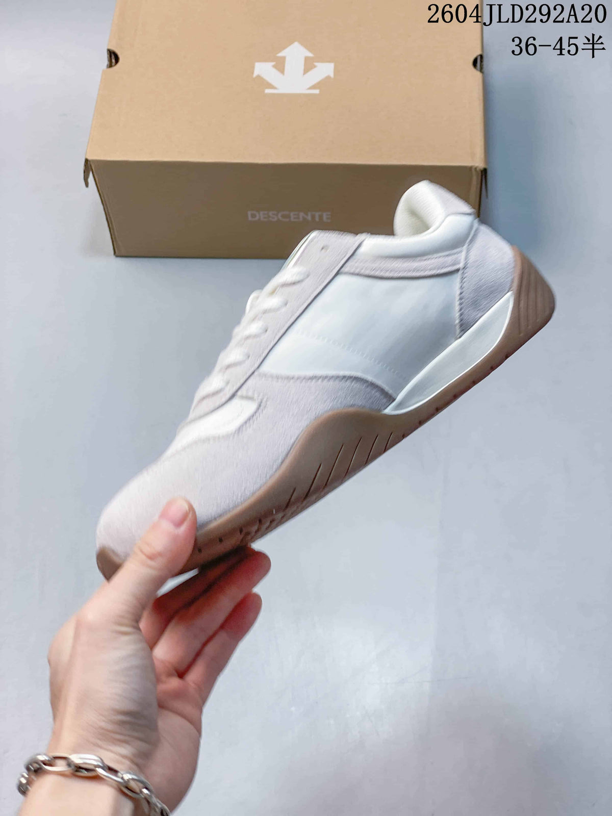 DESCENTE CHRON TEMPO Slim Retro Low-Top Sneakers