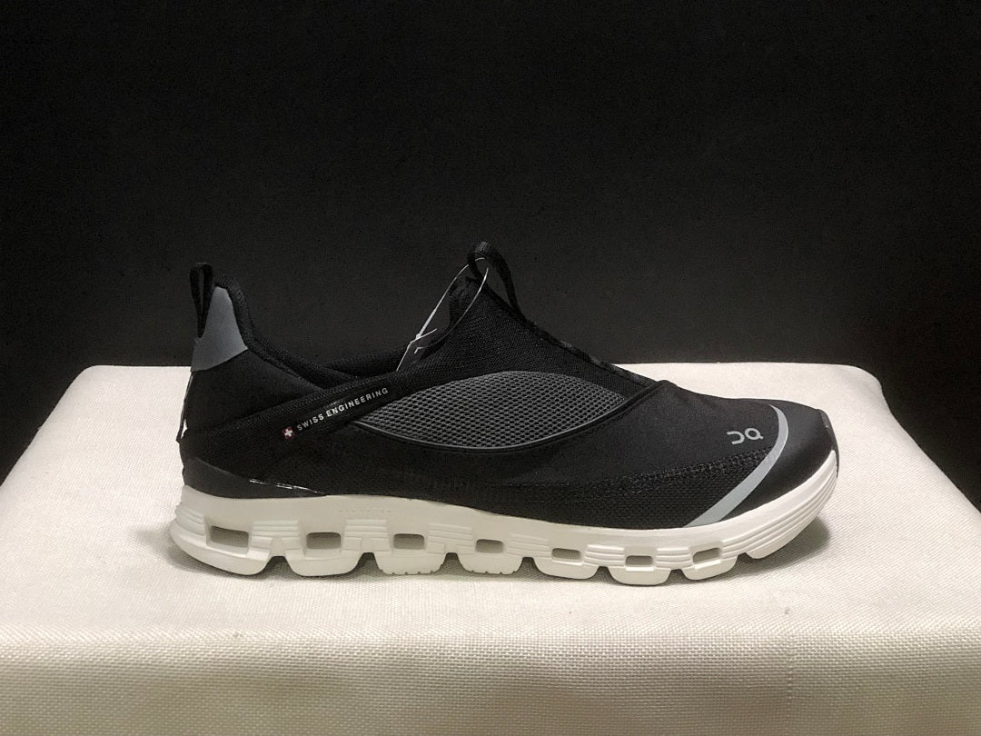 On Cloud X 4 Coast Black and White Sneakers
