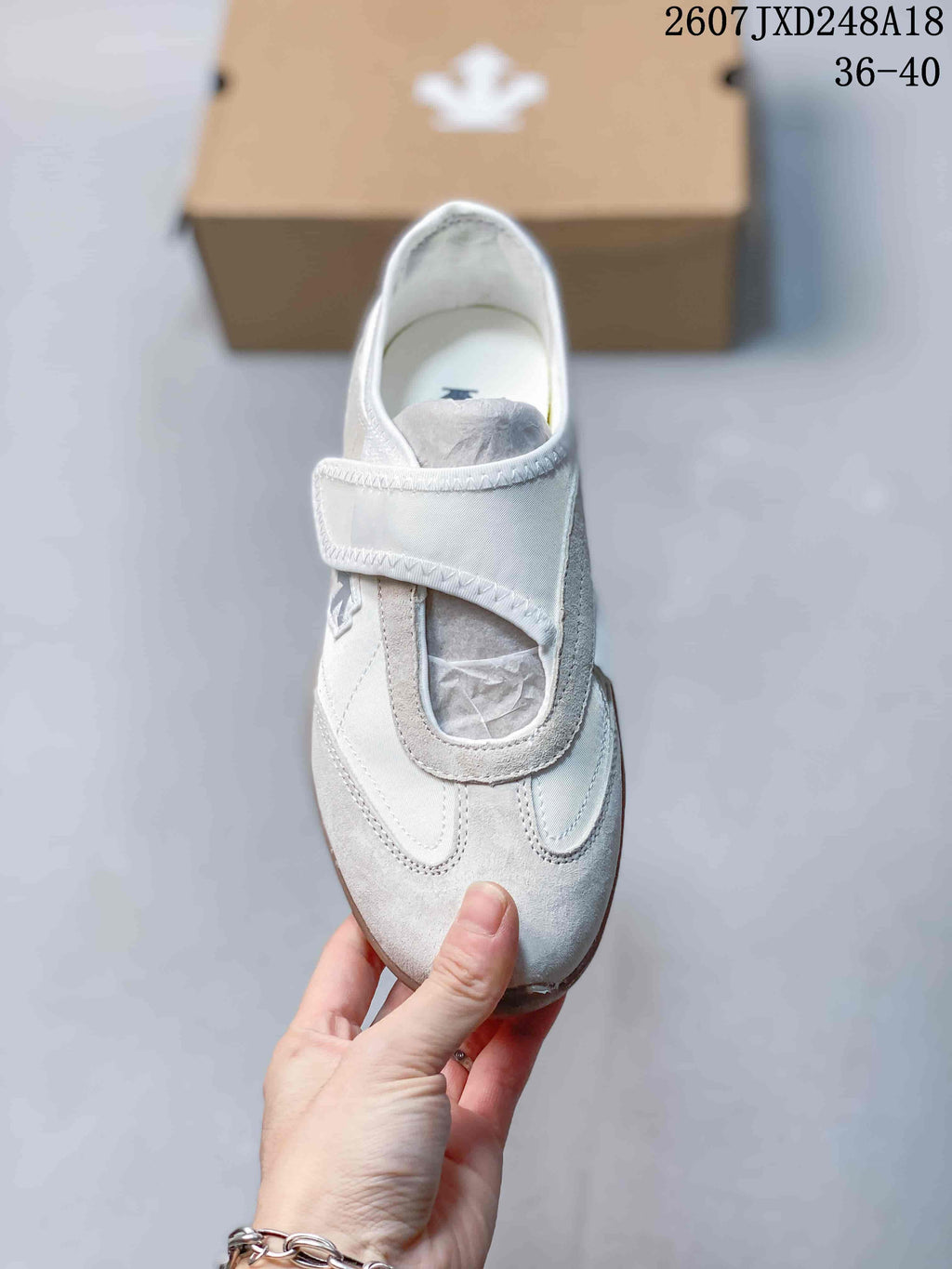 DESCENTE Edge Court Retro Low-Top Sneakers White Gray SP323LSN82