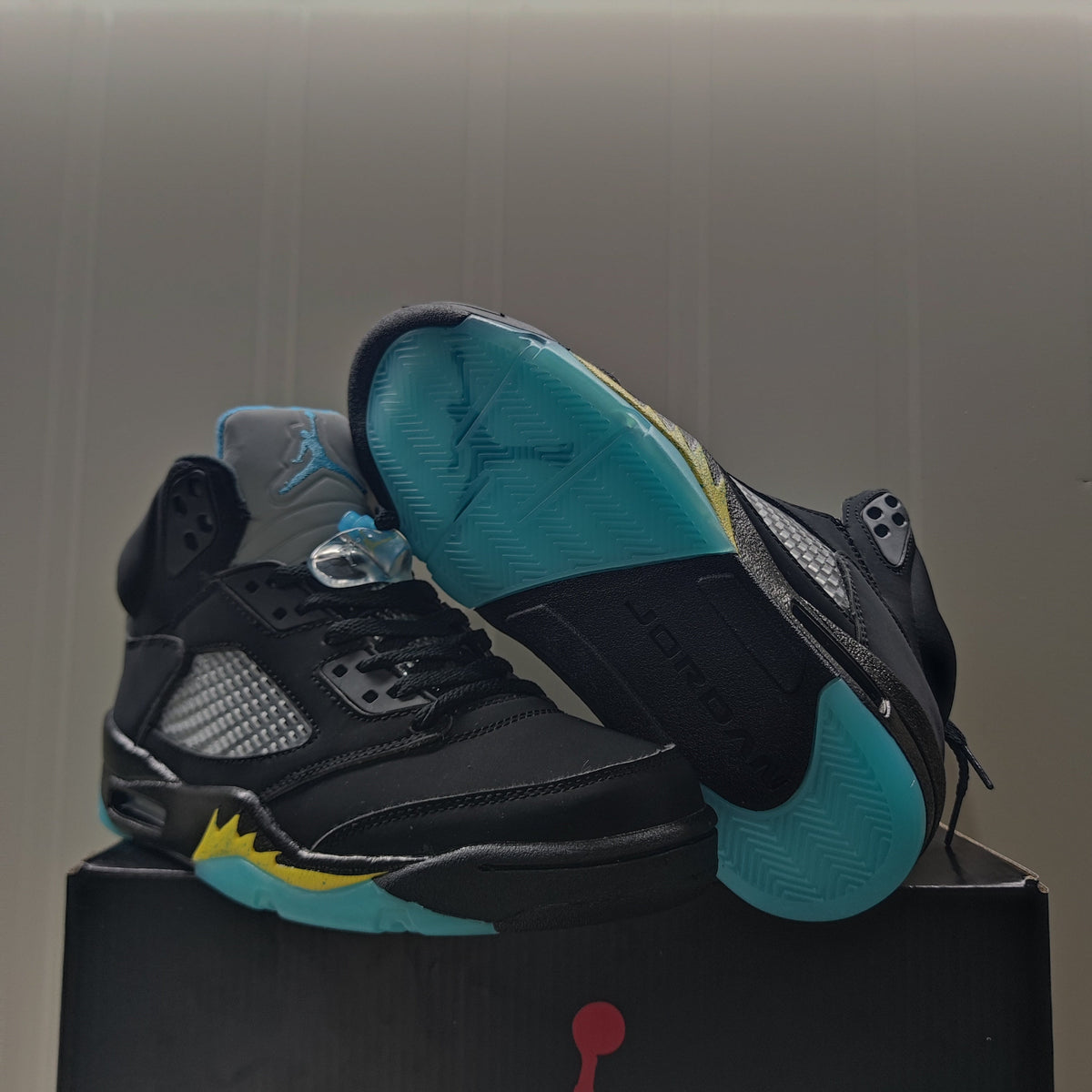 Jordan 5 Retro Black Taxi High-Top Sneakers