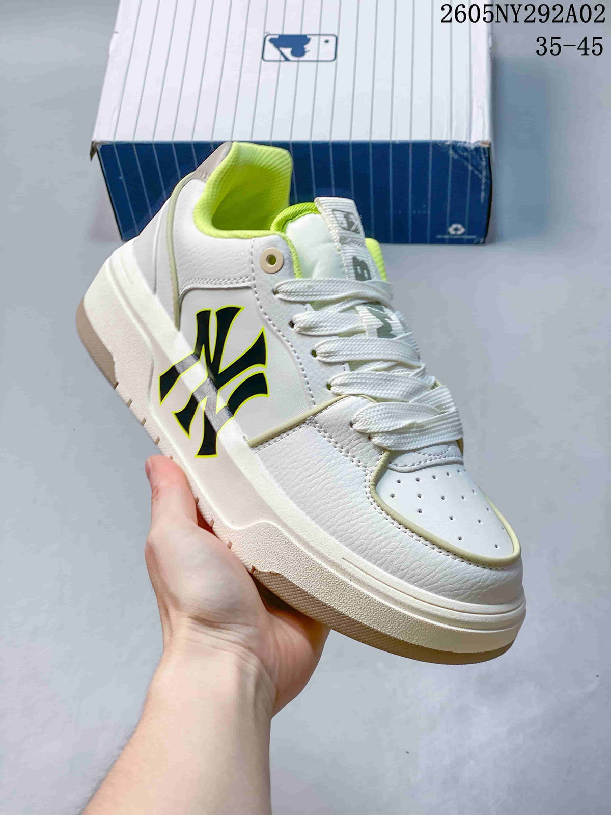 MLB Chunky Liner Low-Top Sneakers White Green 3ASXCA12N