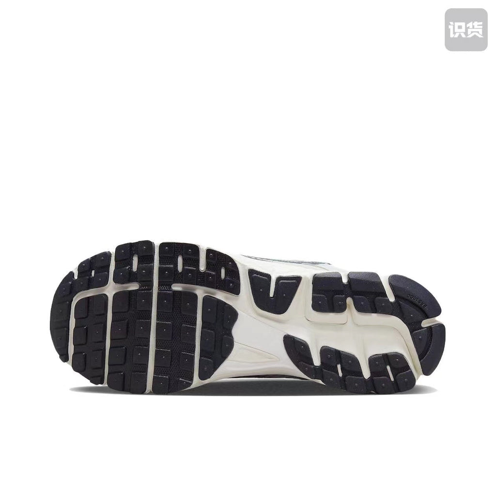 Nike Air Max Plus 3 Silver Grey and White Sneakers