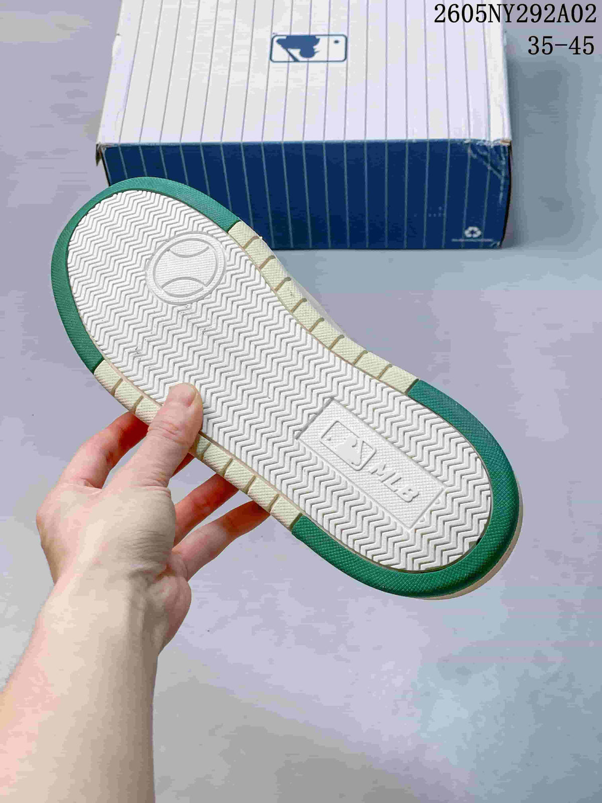 MLB Chunky Liner Low-Top Sneakers White and Green