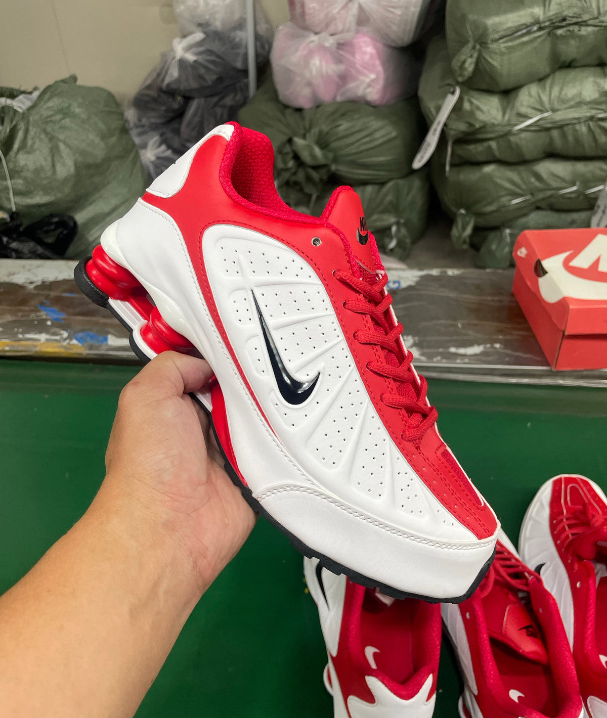 Nike Shox R4 Red and White Sneakers