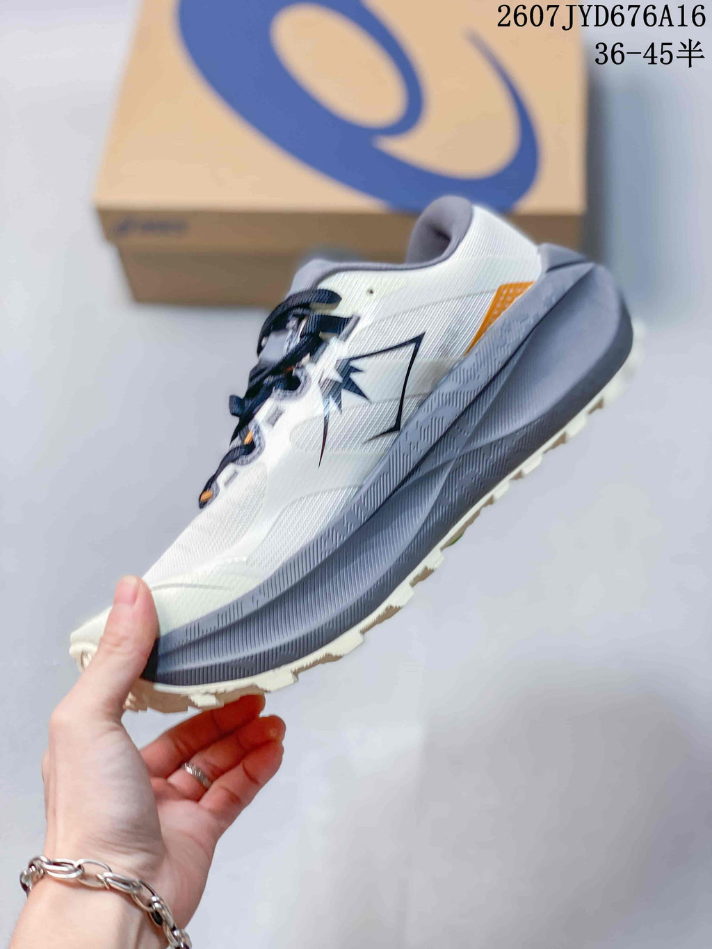 ASICS Trabuco Max 5 Trail Running Shoes White Gray