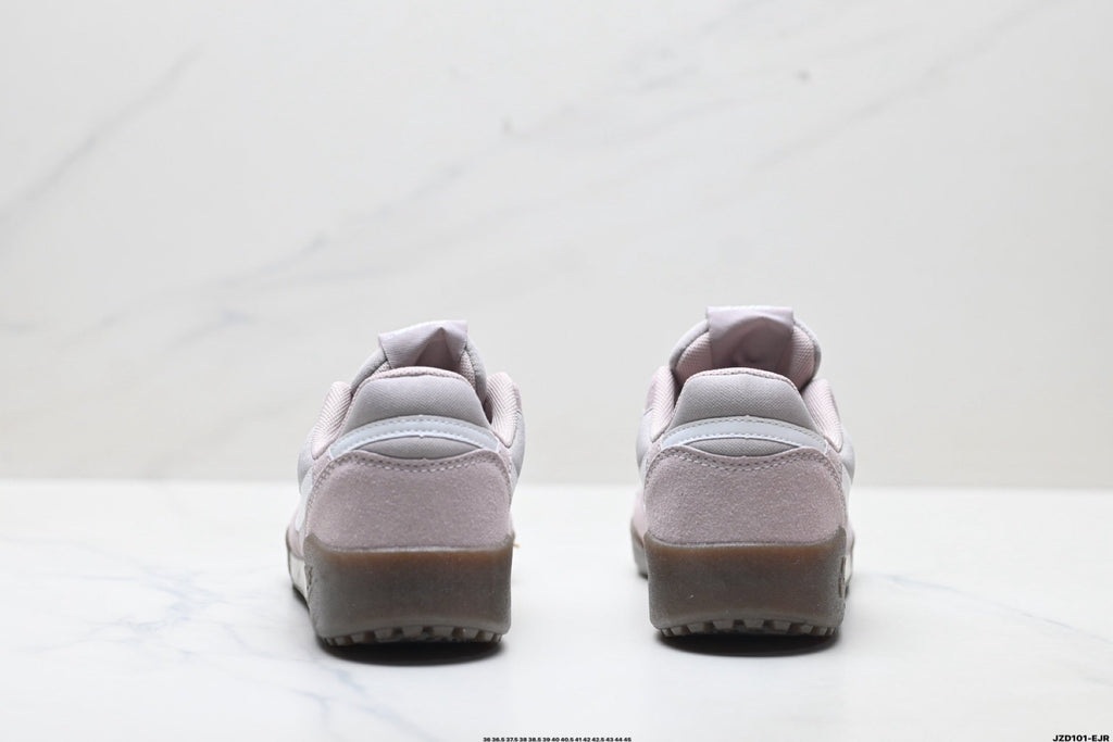 Nike Terra Manta Sneakers in Light Gray and Pink