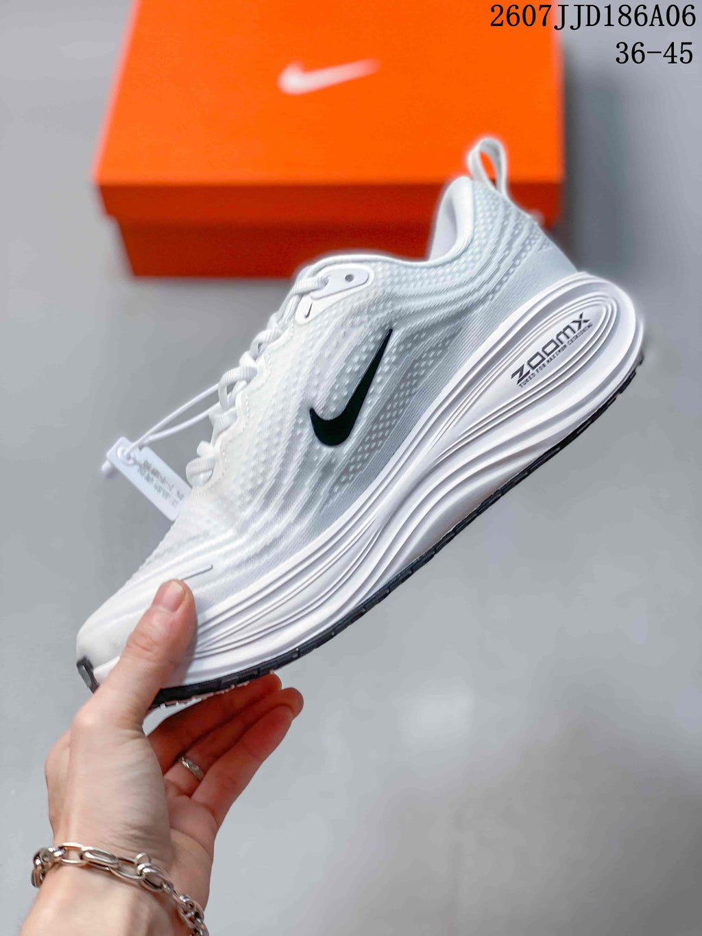 Nike Vomero 18 GTX Running Shoes White Black