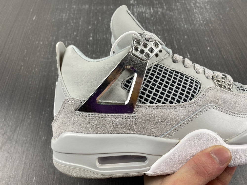 Jordan Air Jordan 4 WMNS Frozen Moments Silver Sneakers AQ9129-001