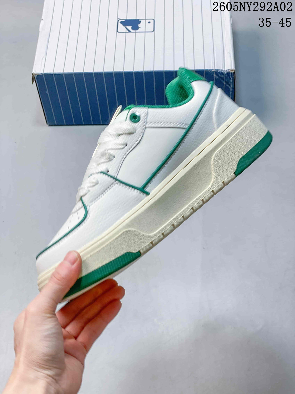 MLB Chunky Liner Low-Top Sneakers White and Green
