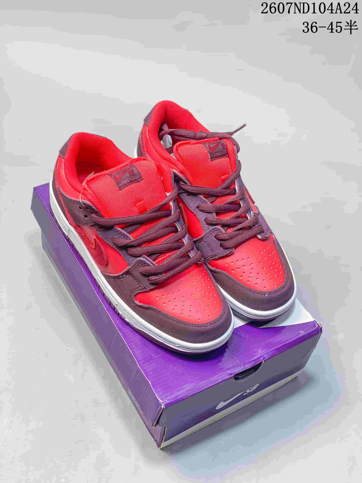 Nike SB Dunk Low Pro QS Low-Top Sneakers
