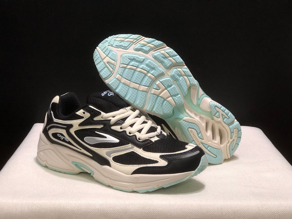 Brooks 4 Running-Inspired Sneakers