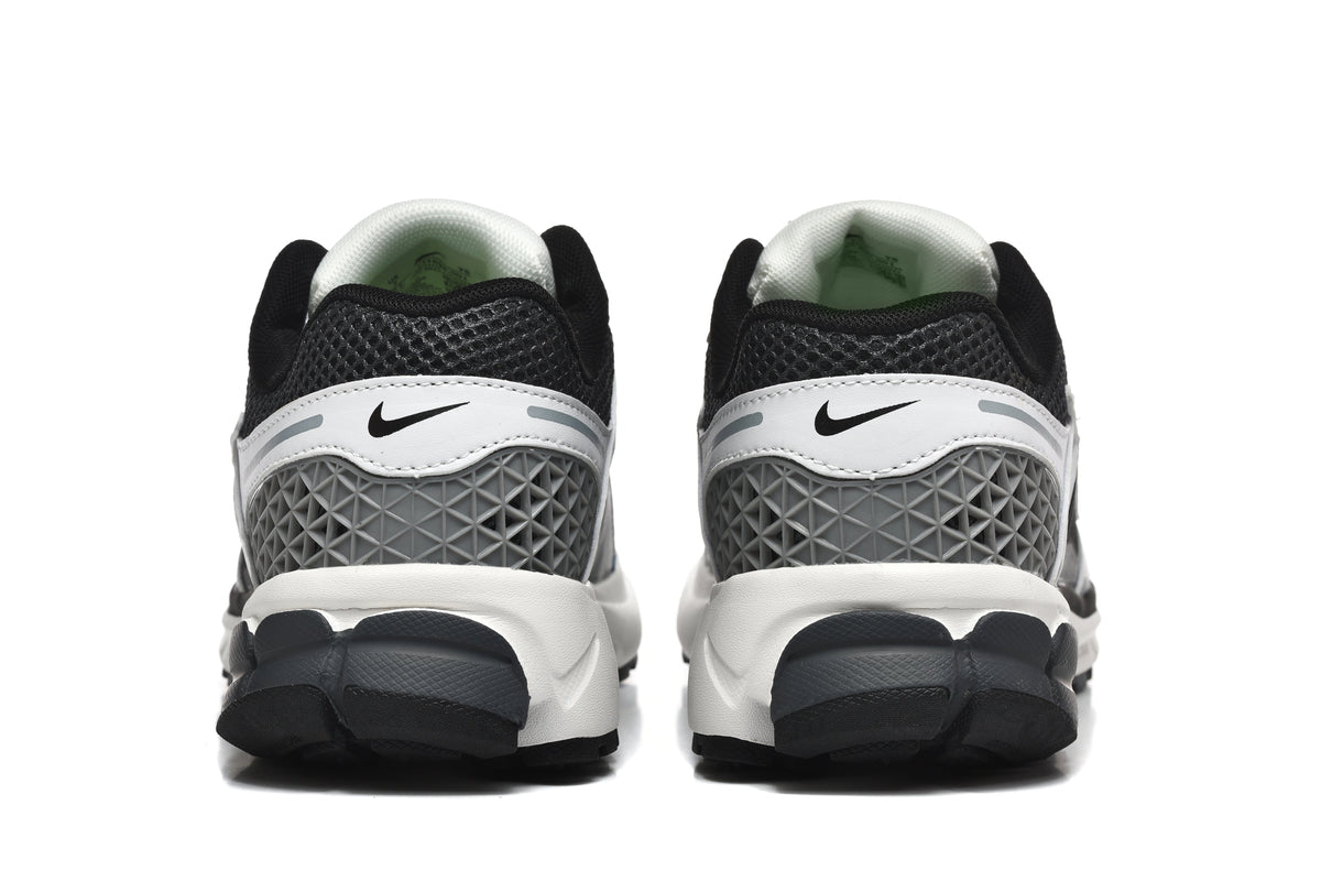 Nike Vomero 5 Sneakers Black White Grey