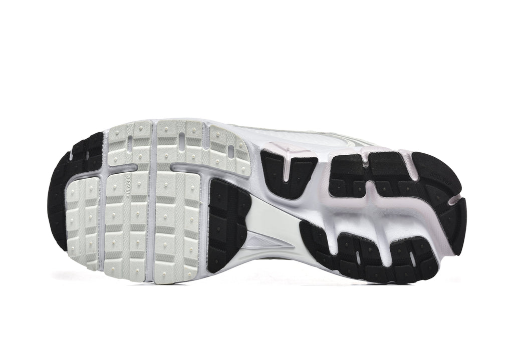 Nike Vomero 5 White and Grey Sneakers