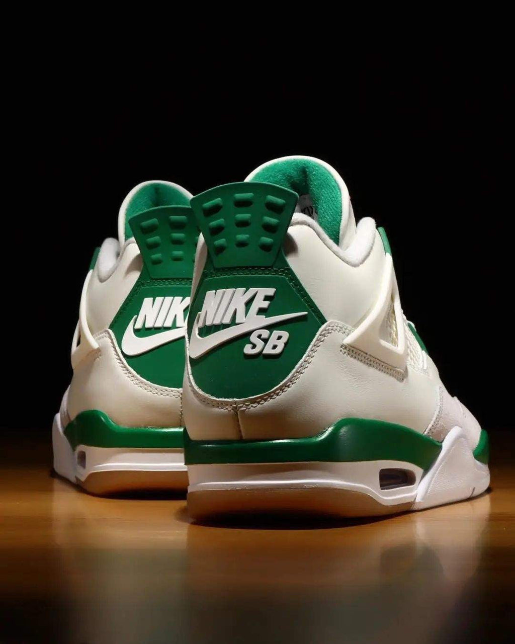 Nike SB x Air Jordan 4 Pine Green Sneakers DR5415-103