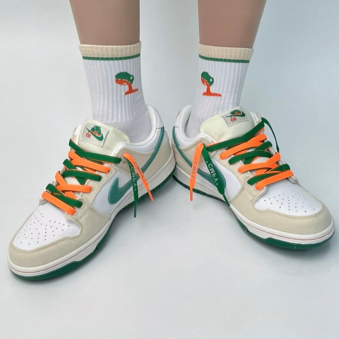 Nike SB Dunk Low Jarritos Collaboration Sneakers FD0860-001