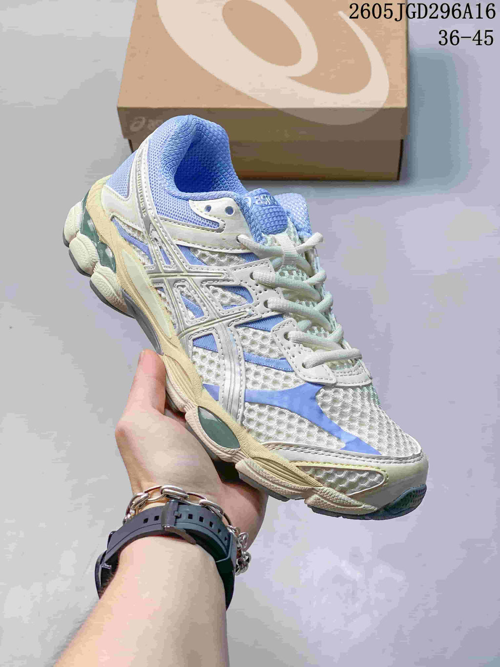 ASICS GEL-Cumulus 16 Mesh Sneakers