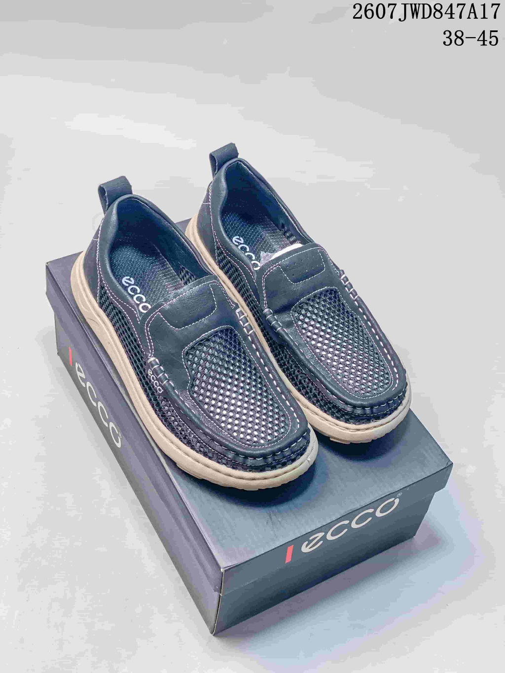 ECCO 2607 JWD847A17 Breathable Slip-On Shoes