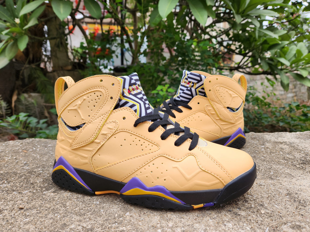 Air Jordan 7 High-Top Sneakers Wheat Purple