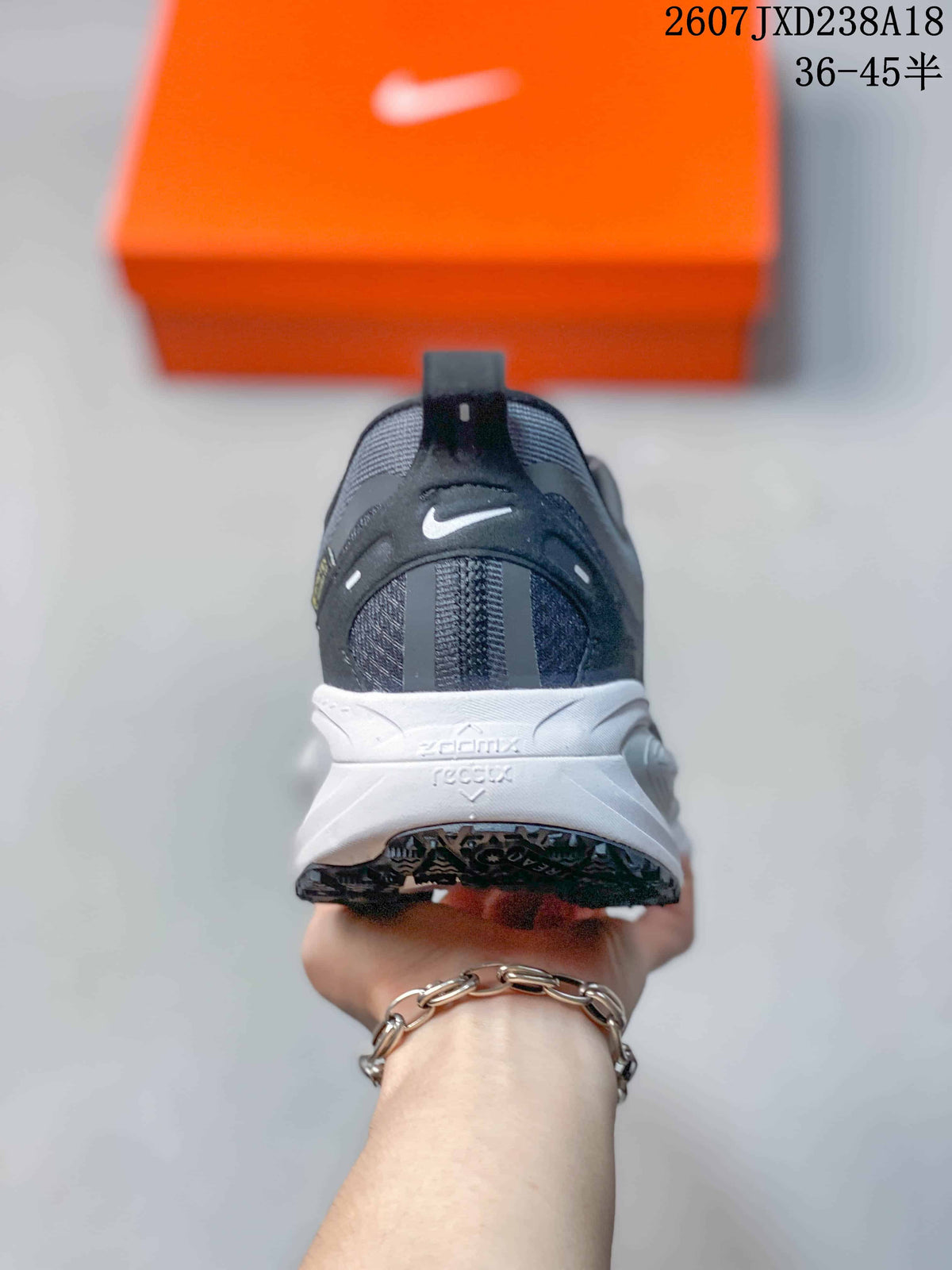 Nike Vomero 18 GTX Running Shoes Dark Gray White
