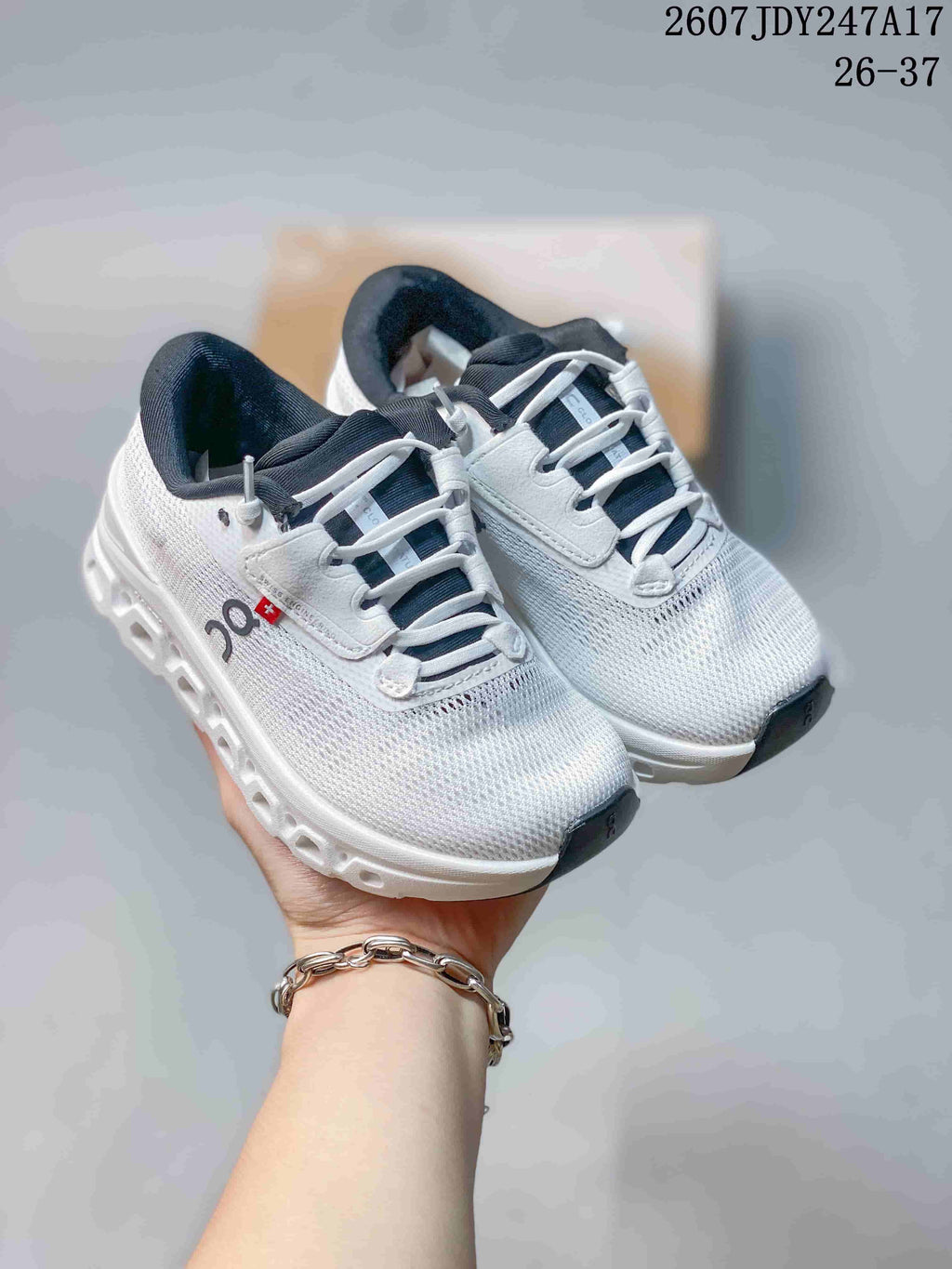 On Cloudstratus 3 Women's Running Sneakers White 07JDY247A17