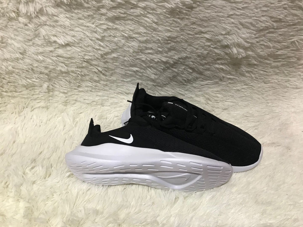 Nike Black and White Knit Low-Top Sneakers