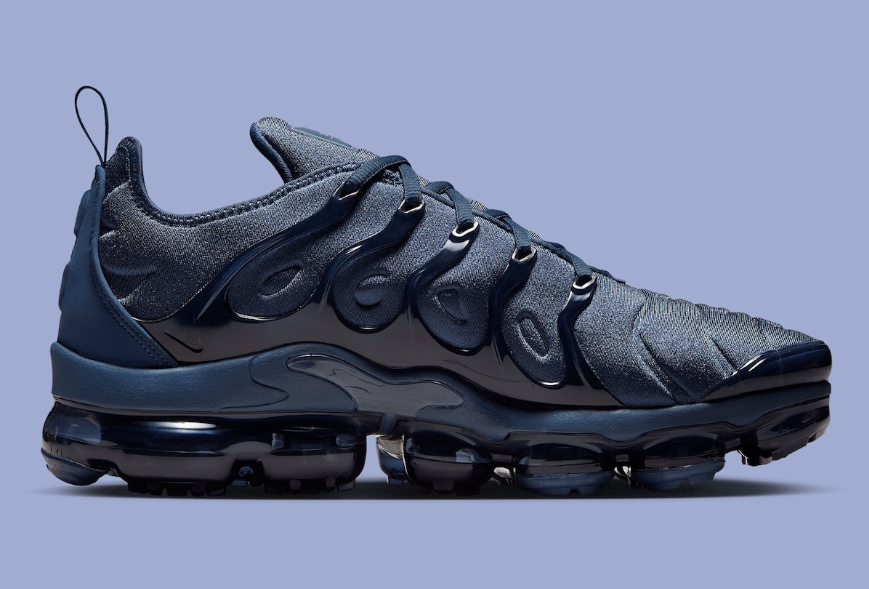 Nike Air VaporMax Plus Sneakers in Dark Navy