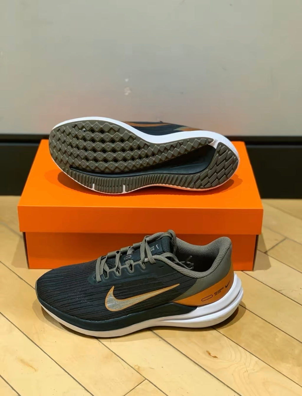 Nike Air Winflo 9 Running Shoes Black Brown DD8686-005